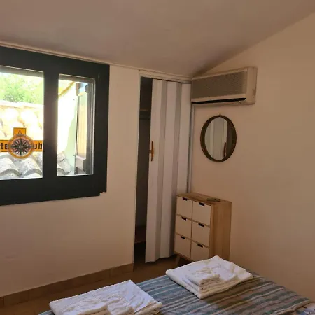 Caposchiera A 500 Metri Dal Mare 펜션 *